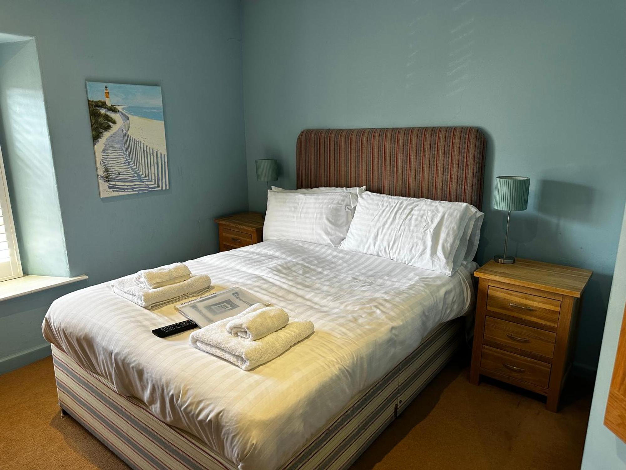 Castle Hotel อาแบร์ไรรอน ภายนอก รูปภาพ