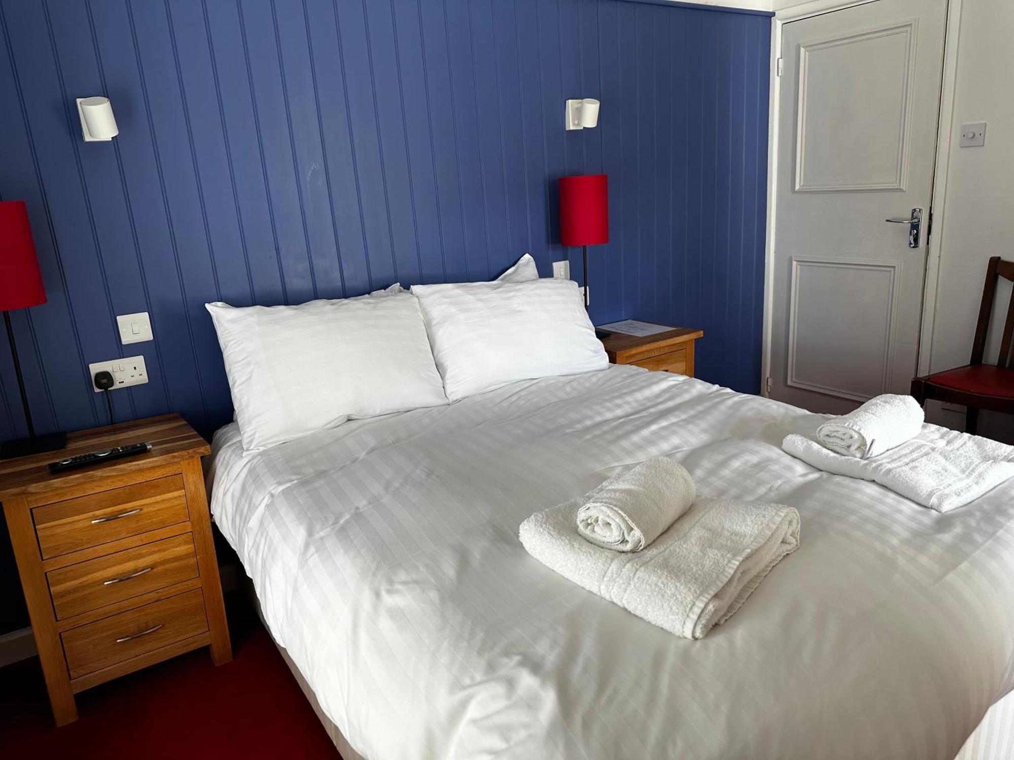 Castle Hotel อาแบร์ไรรอน ภายนอก รูปภาพ
